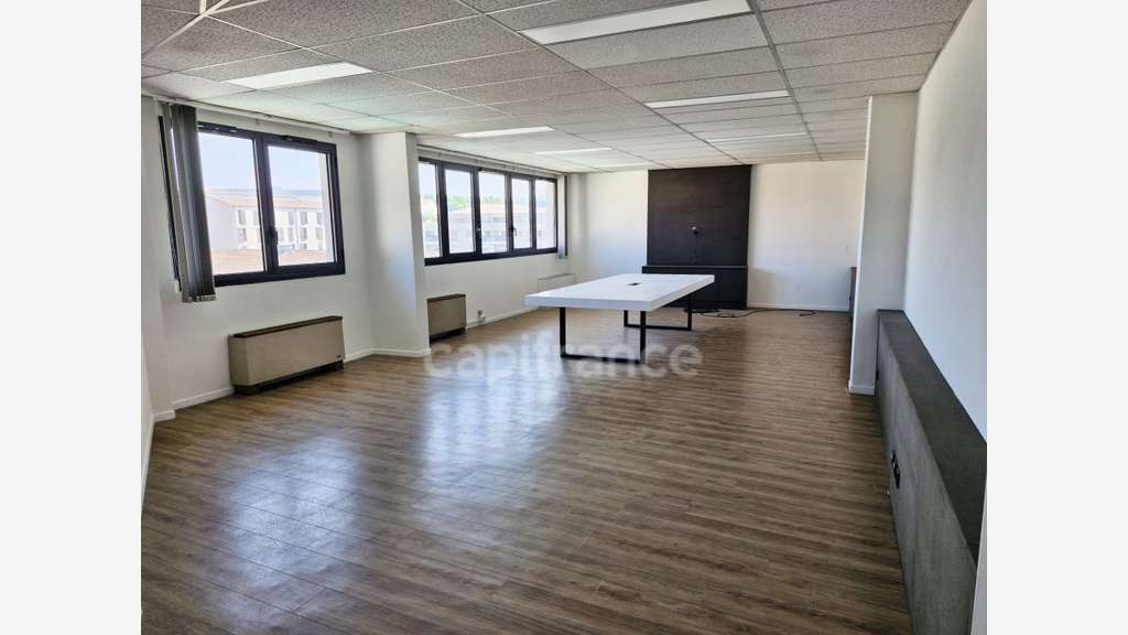A louer bureau de 167m² à Aix-en-Provence (13)