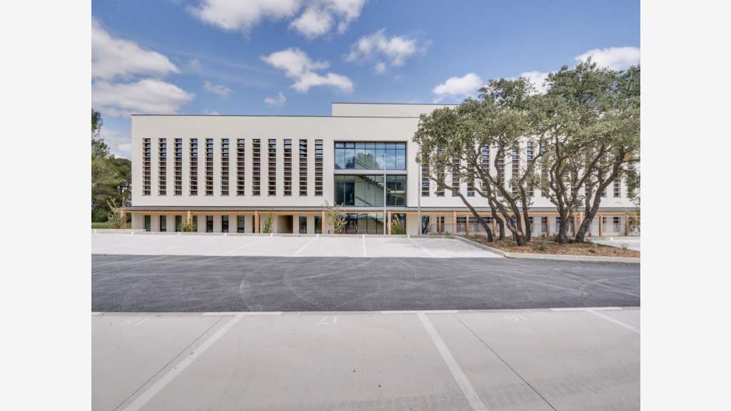 Location bureaux 435m² lumineux à Aix-en-Provence
