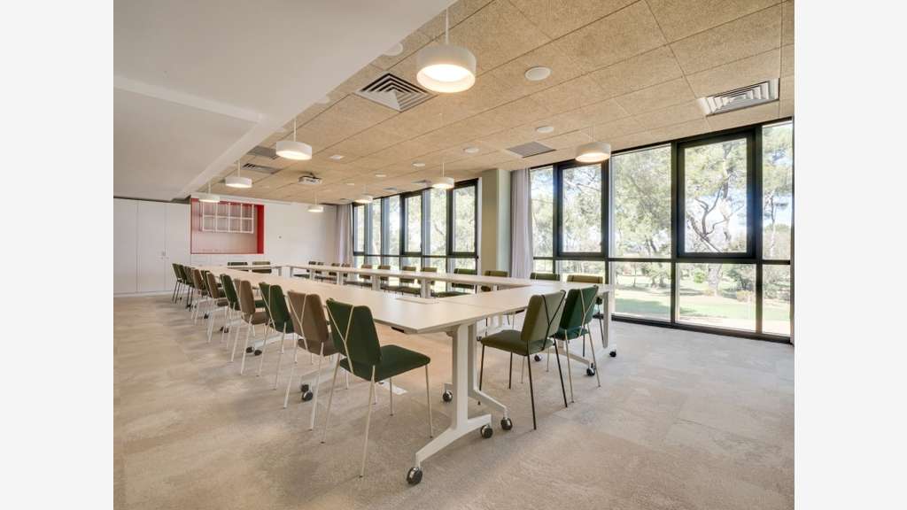 Location bureaux 435m² lumineux à Aix-en-Provence