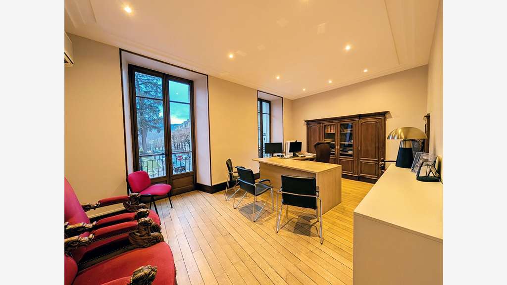 Bureaux d'exception 163m² centre Aix les Bains