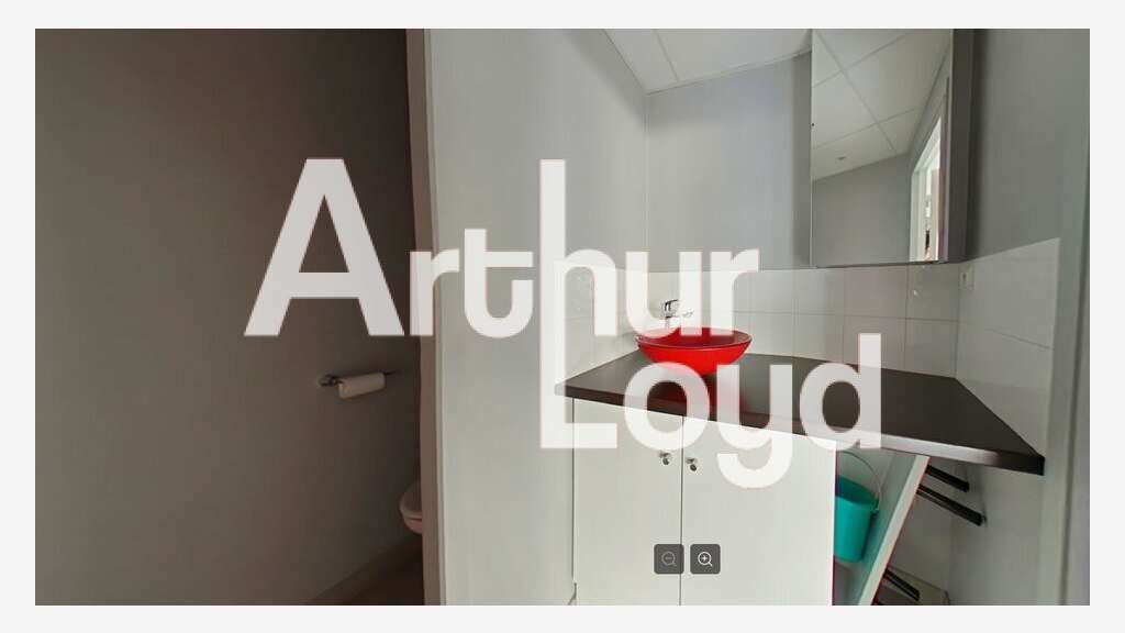 Bureau 76m² à louer à Aix-les-Bains centre