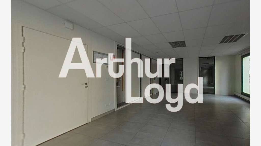 Bureau 76m² à louer à Aix-les-Bains centre