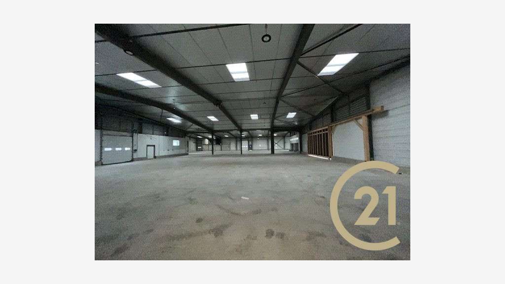 A louer atelier et bureaux 2150m² ZA Albipole A68