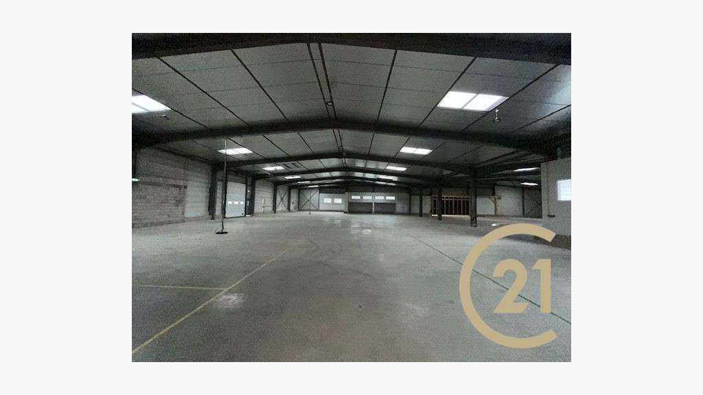 A louer atelier et bureaux 2150m² ZA Albipole A68