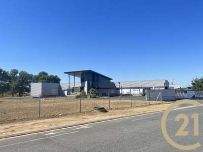 A louer atelier et bureaux 2150m² ZA Albipole A68