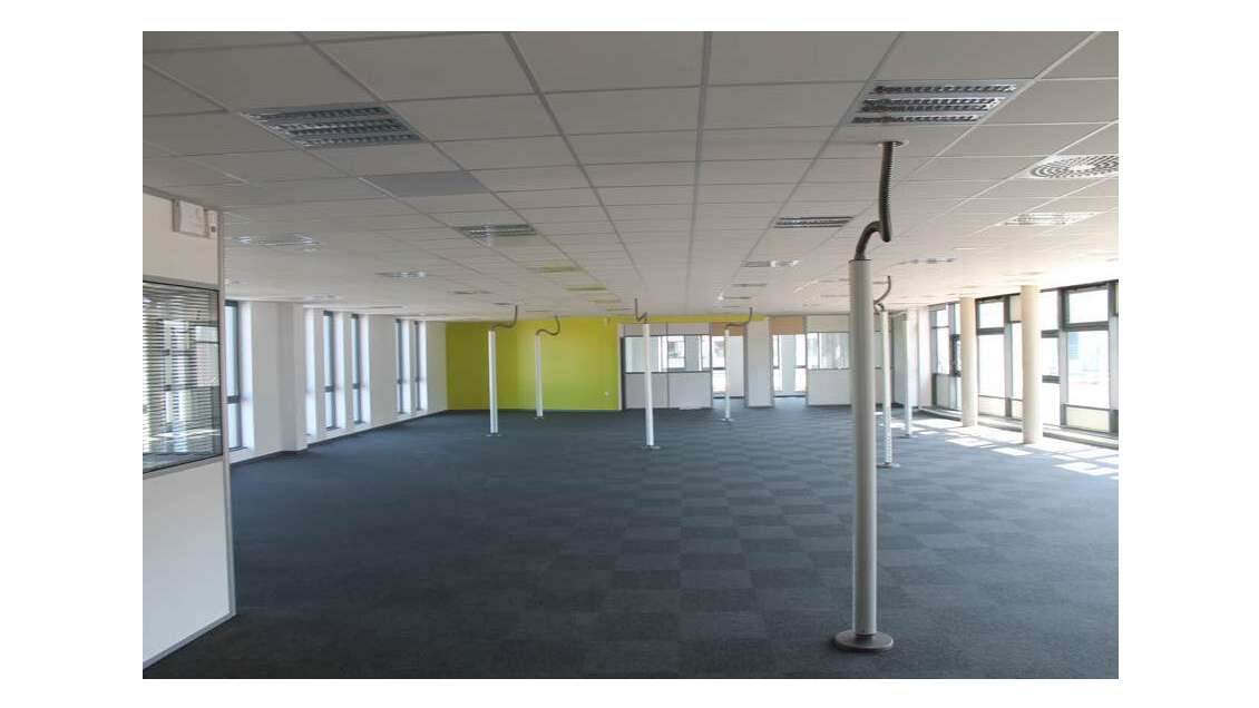 A louer bureaux 444m² excellent état à Alençon