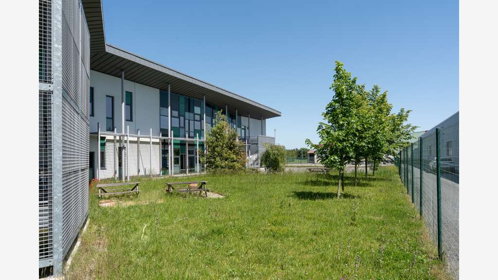 A louer bureaux 444m² excellent état à Alençon