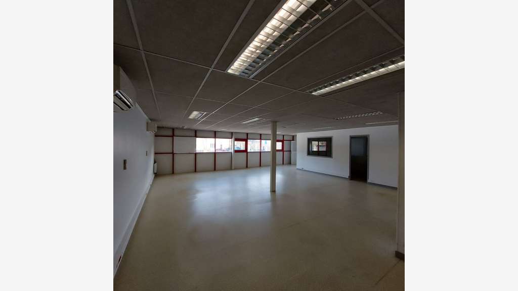 A louer local à usage de bureaux 134m² à Alençon