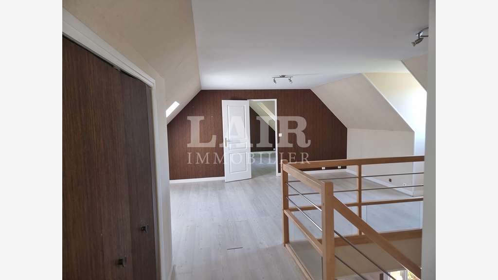 A louer bureaux 155m² Alençon axe très passant