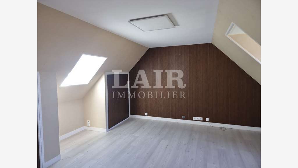 A louer bureaux 155m² Alençon axe très passant