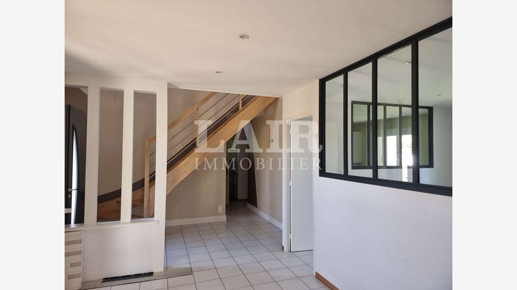 A louer bureaux 155m² Alençon axe très passant