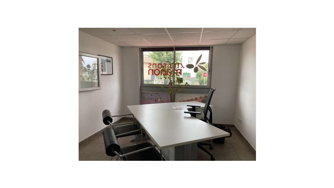 A louer bureaux de 30m² en za Pyrénees Orientales