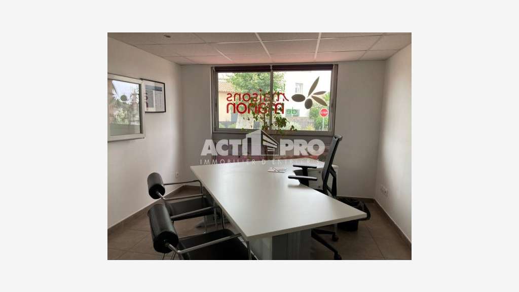 À louer bureaux de 30 m² à Alénya