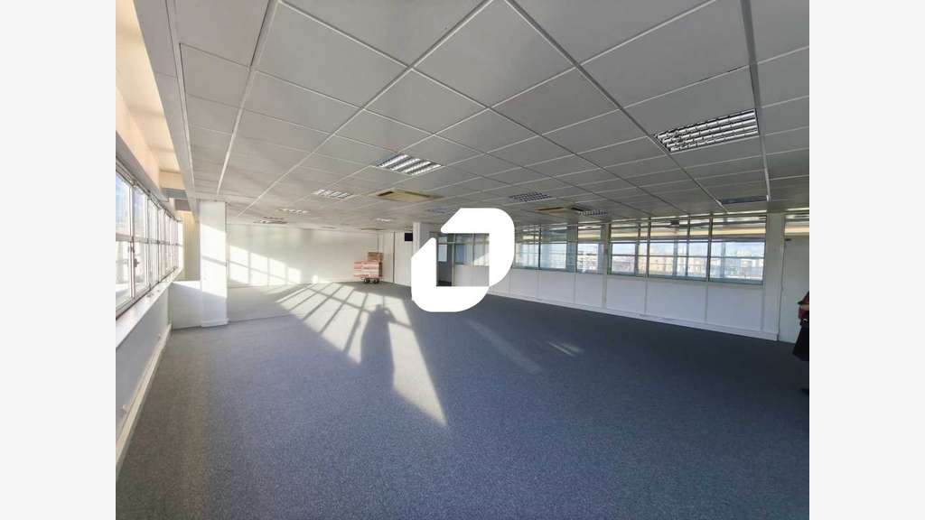 A louer Bureaux 827m² Alfortville