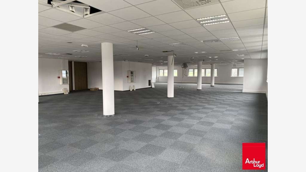 A louer bureaux 2004m² à Alixan Valence Rovaltain