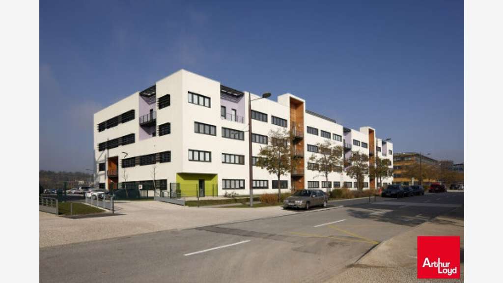 A louer bureaux 2004m² à Alixan Valence Rovaltain
