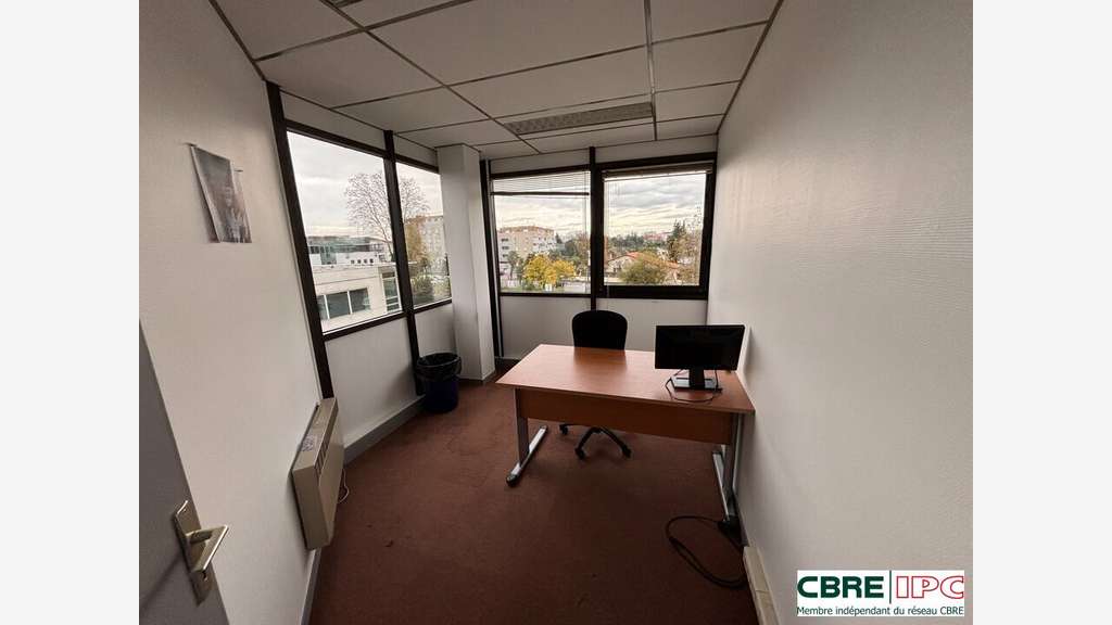 Location bureaux 170m² R+2 à Pau université