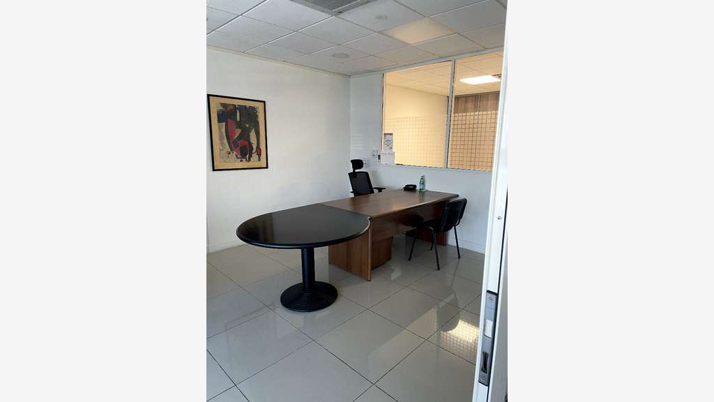A louer bureaux aménagés 100m² à Baie-Mahault