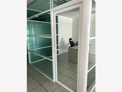 A louer bureaux aménagés 100m² à Baie-Mahault