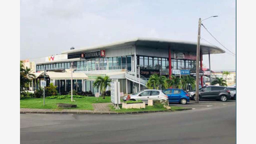 A louer bureaux aménagés 100m² à Baie-Mahault