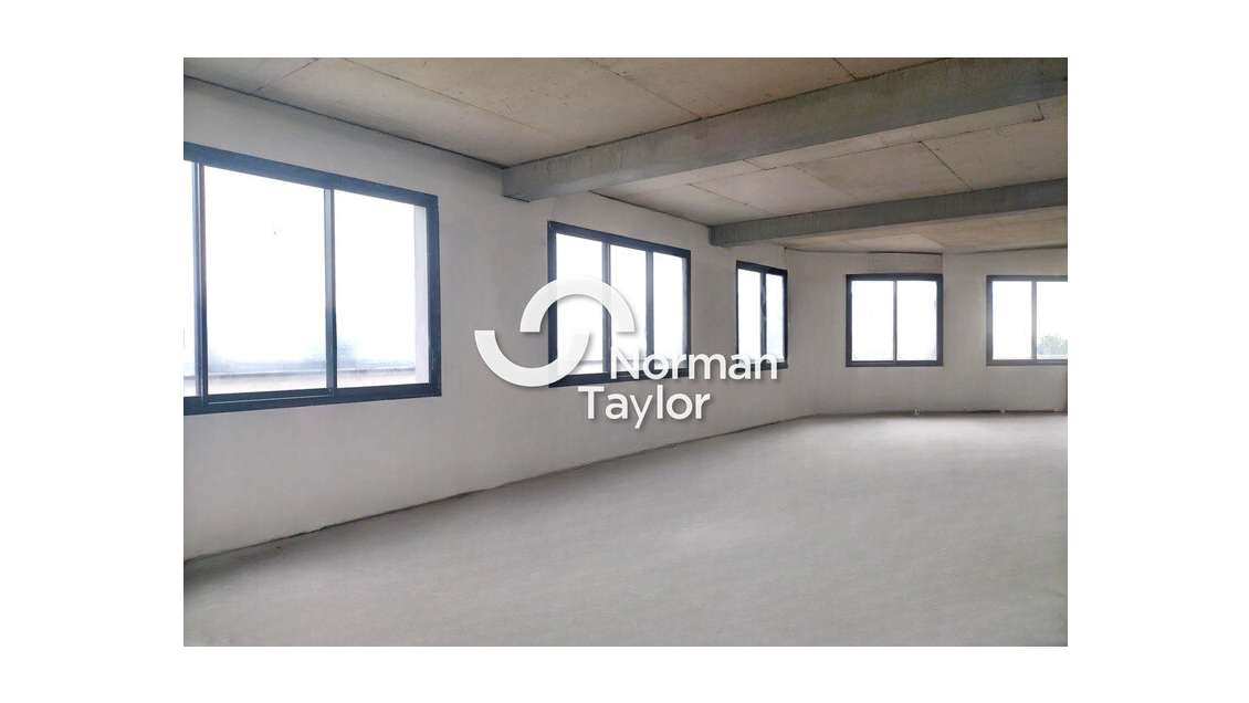 Bureaux aménagés 100m² R+1 à louer à Béziers