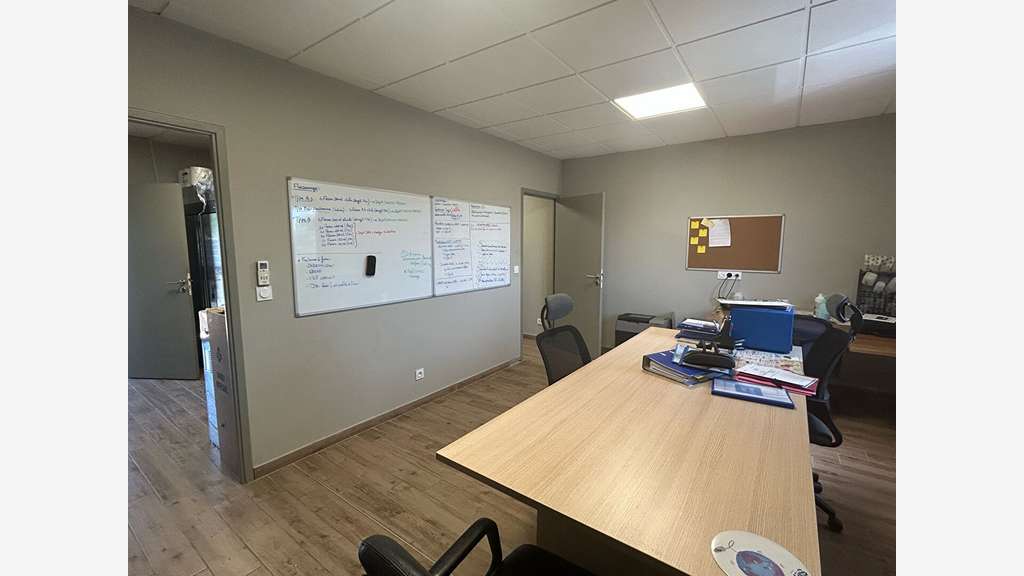 A louer bureaux aménagés 37m² à Remire-Montjoly