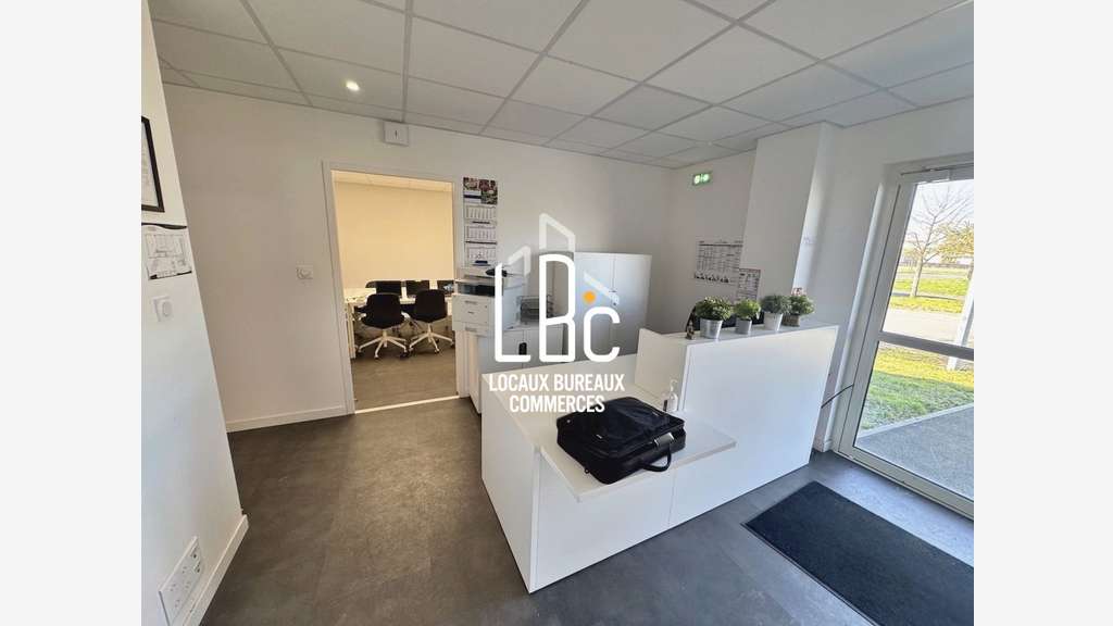 À louer 406m² bureaux et entrepôt à Ancenis