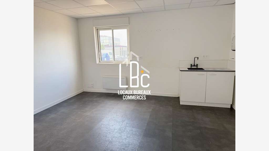 À louer 406m² bureaux et entrepôt à Ancenis