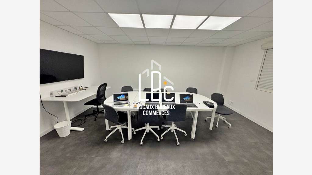 À louer 406m² bureaux et entrepôt à Ancenis