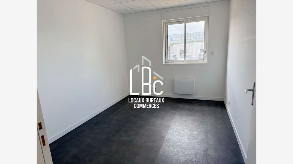 À louer 406m² bureaux et entrepôt à Ancenis