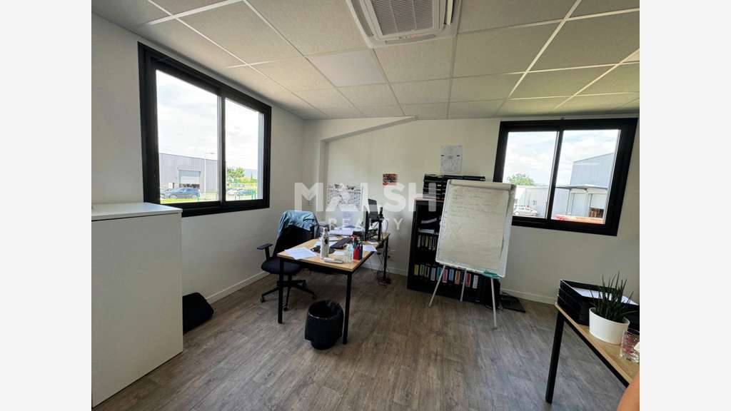 A louer bureaux 221m² à Andrézieux-Bouthéon