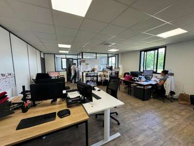 A louer bureaux 221m² à Andrézieux-Bouthéon