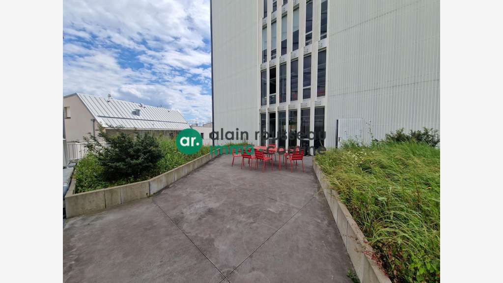 A louer bureaux 281m² belle visibilité à Angers