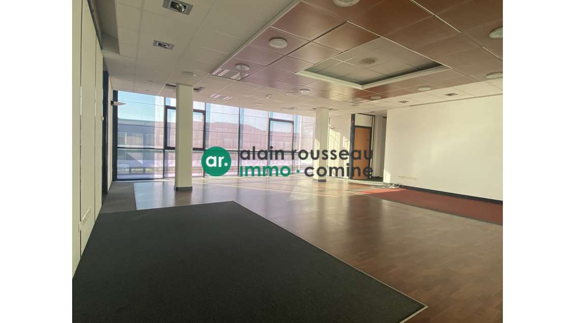 A louer 936m² bureaux à Angers Saint-Serge