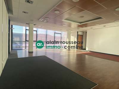 A louer 936m² bureaux à Angers Saint-Serge