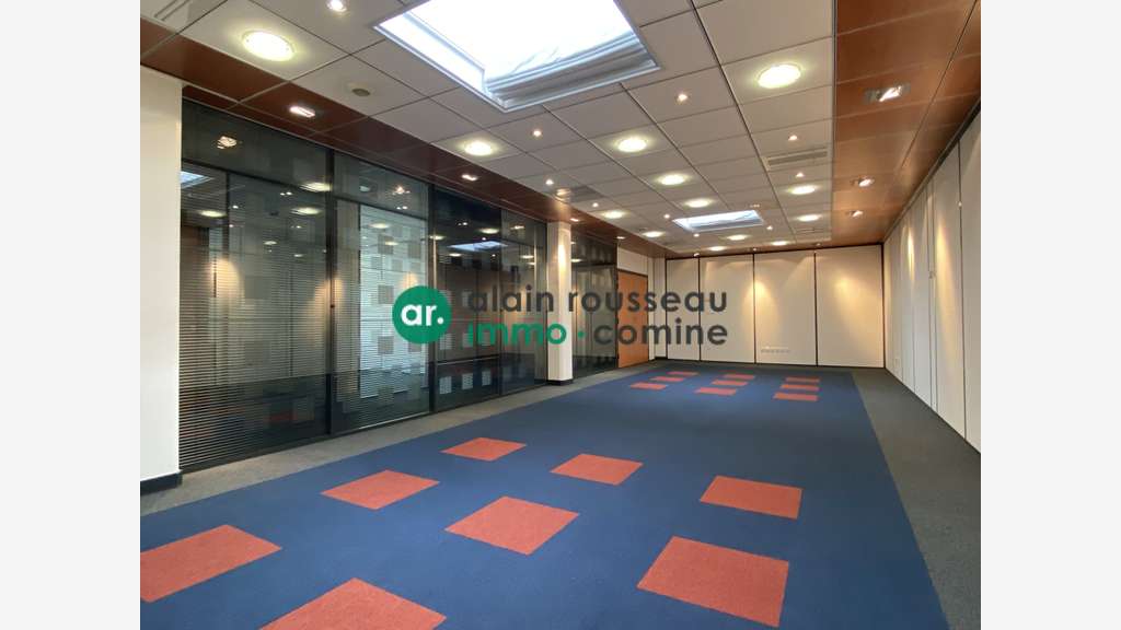 A louer 936m² bureaux à Angers Saint-Serge