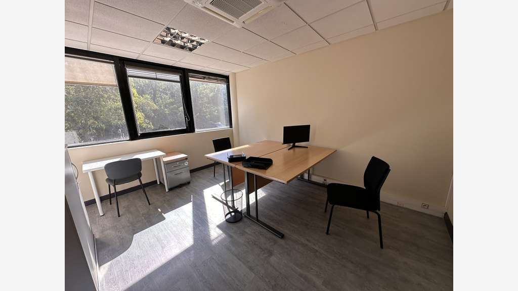 A louer bureaux 278m² Angers, Lac de Maine