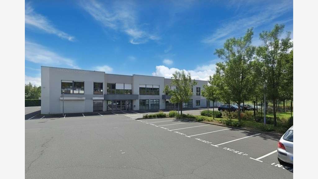 A louer bureaux 200m² avec stationnement à Angers