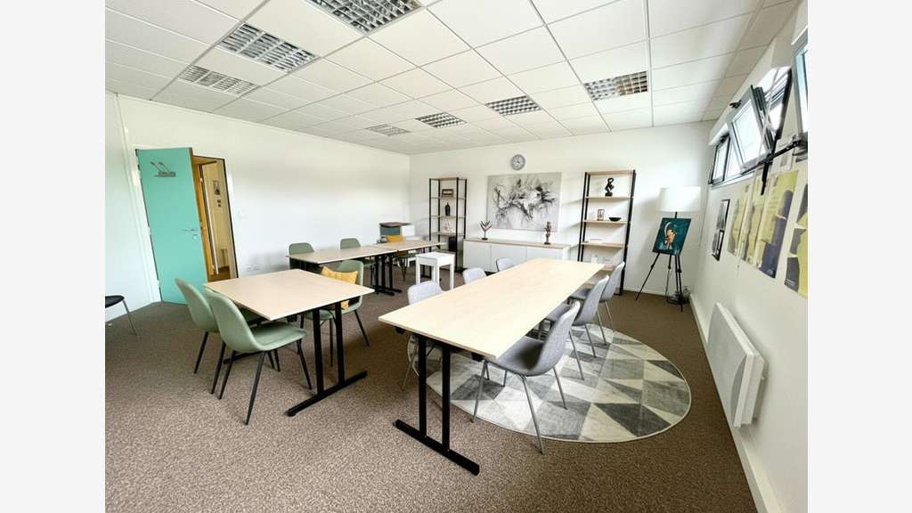 A louer bureaux 200m² avec stationnement à Angers