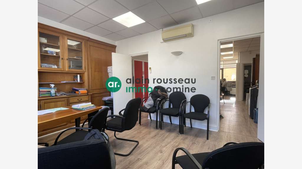 A louer bureaux 83m² Angers la Doutre place Bichon