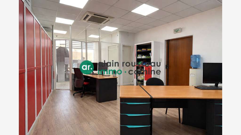 A louer bureaux 83m² Angers la Doutre place Bichon