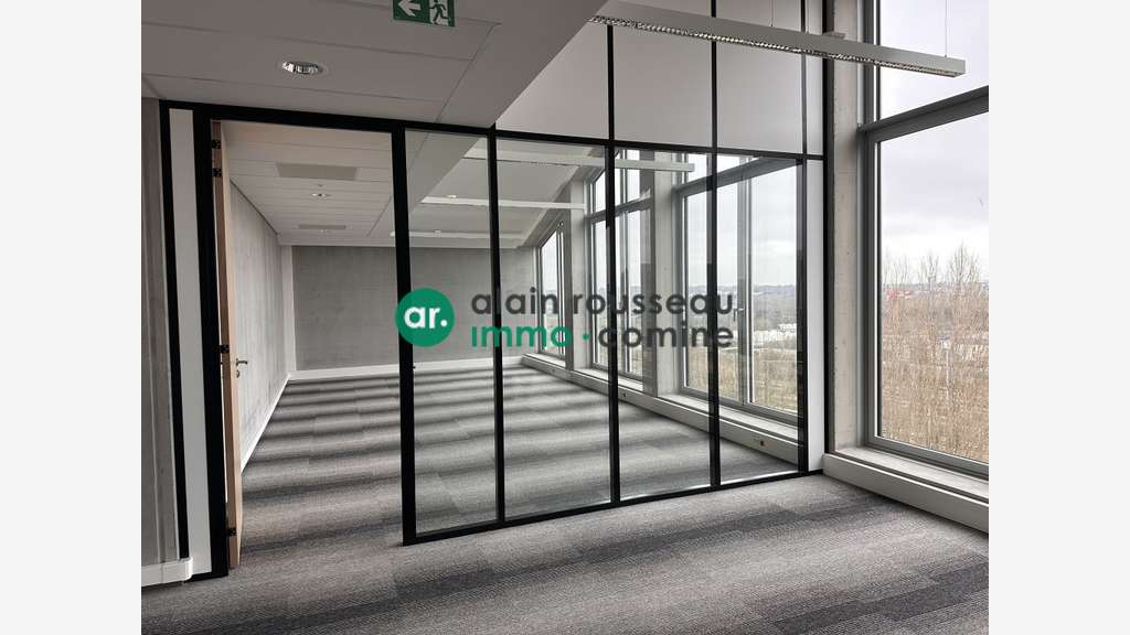 A louer bureaux 436m² belle visibilité Angers Gare