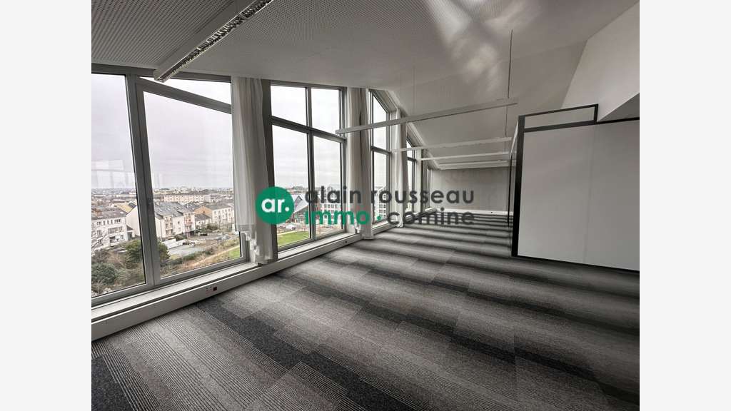 A louer bureaux 436m² belle visibilité Angers Gare
