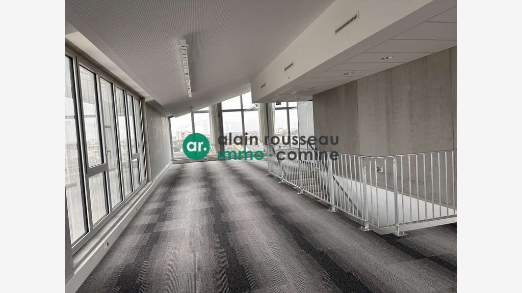 A louer bureaux 436m² belle visibilité Angers Gare