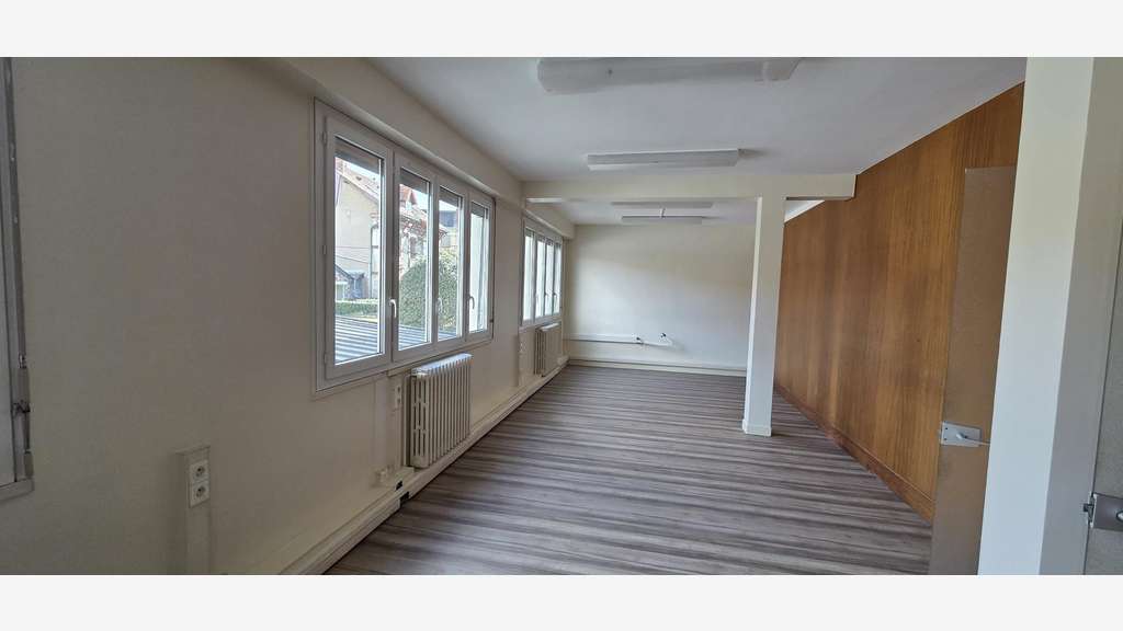 A louer bureaux 205m² à Angers R+2 proche MIN