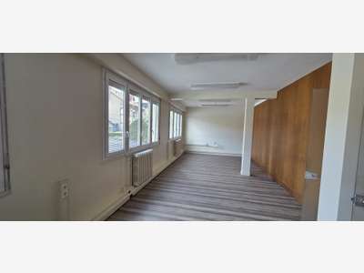 A louer bureaux 205m² à Angers R+2 proche MIN