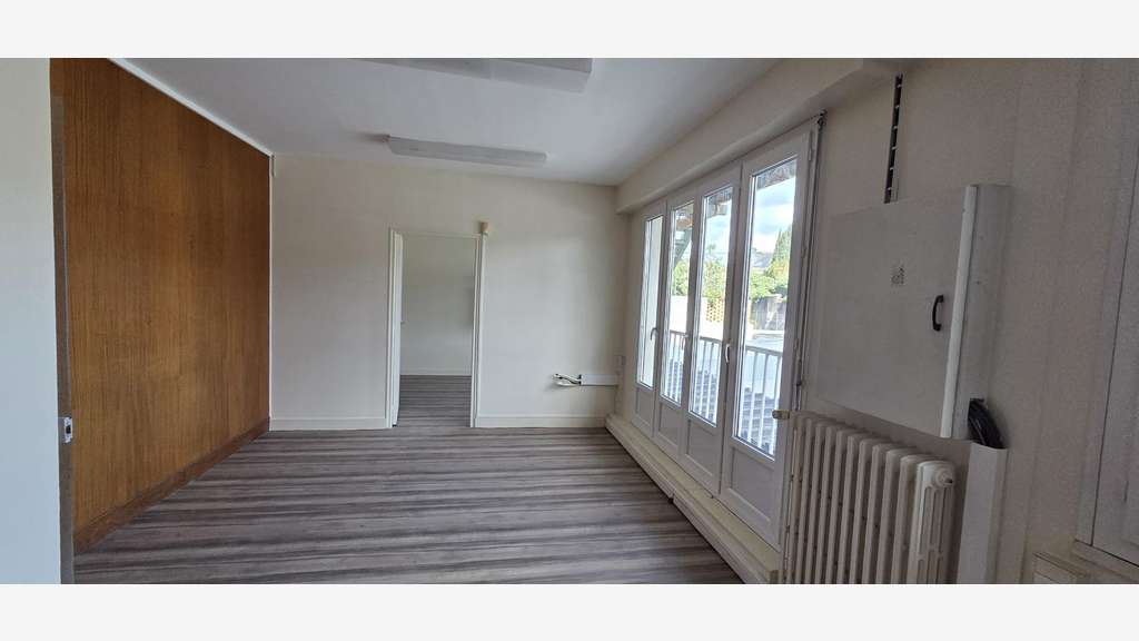 A louer bureaux 205m² à Angers R+2 proche MIN