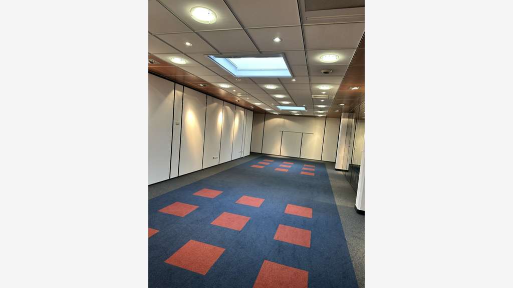 Location bureaux 936m² à Saint Serge Angers tram