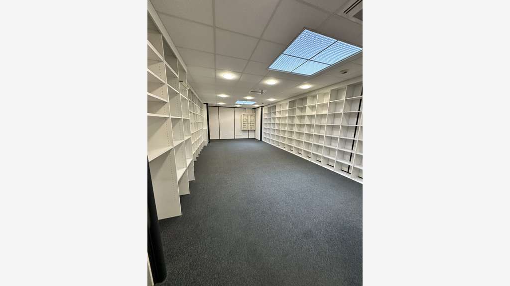 Location bureaux 936m² à Saint Serge Angers tram
