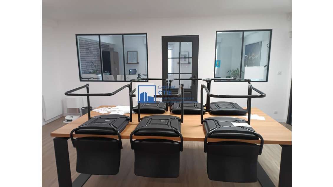 À louer local professionnel 81m² Angers St-Lazare